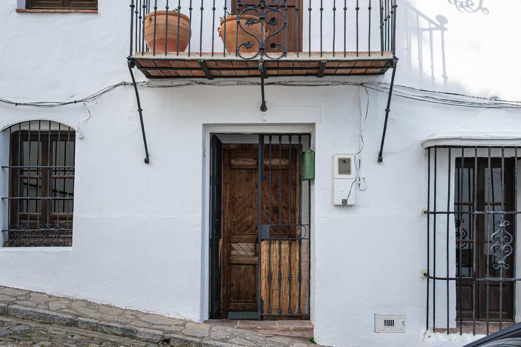 Los Sentidos_Outside-2